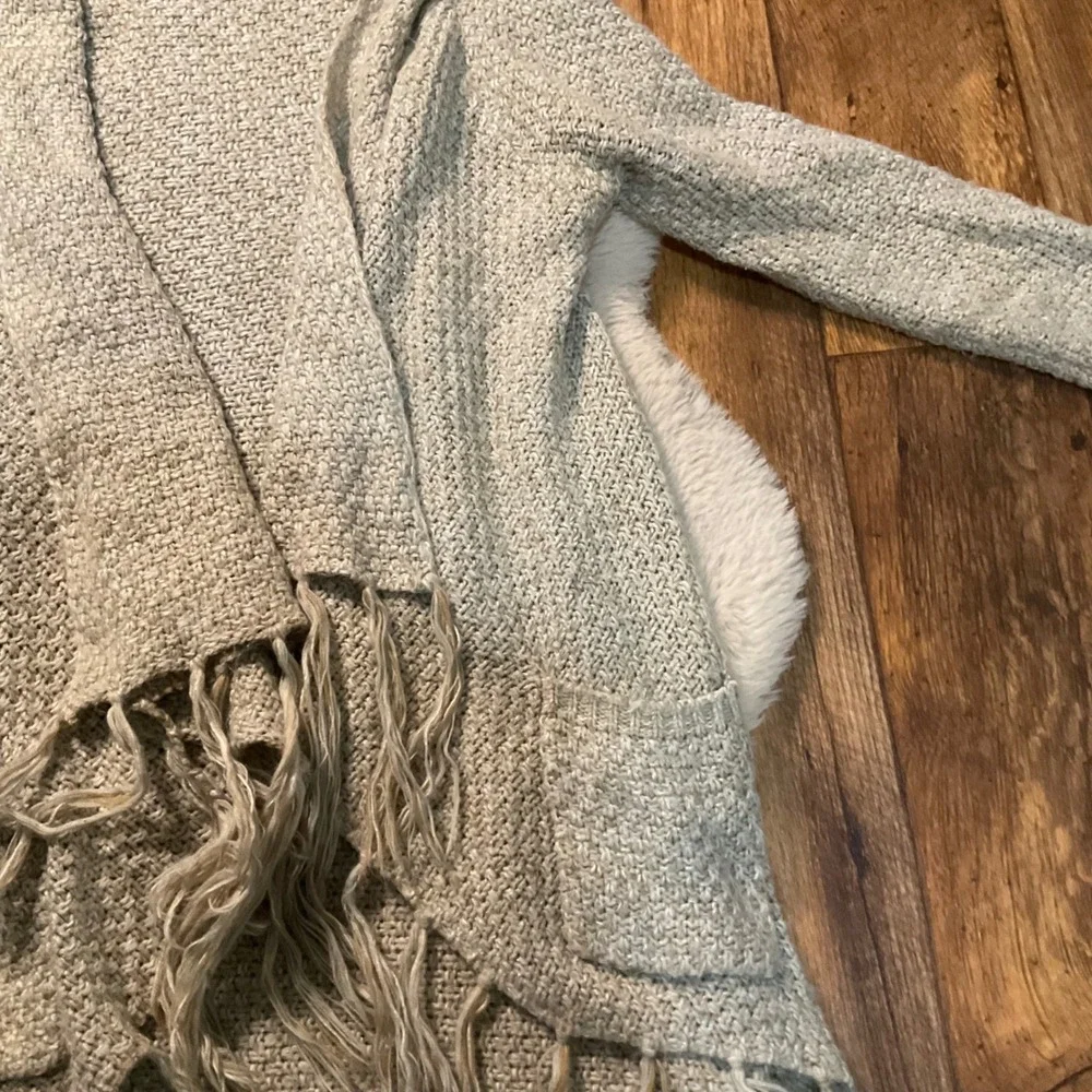 Paper Crane Cardigan Sweater Medium Knit Fringe‎